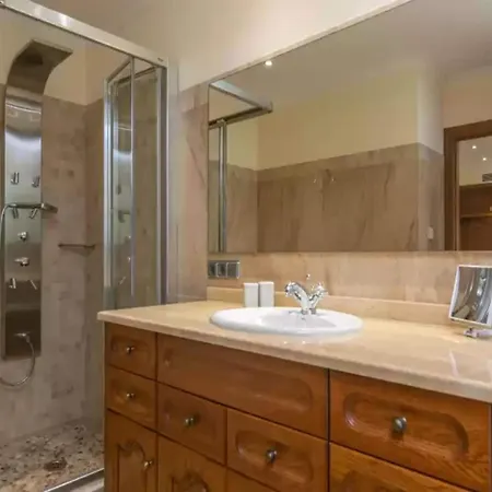 Вилла Mir Sa Des Pages With Pool